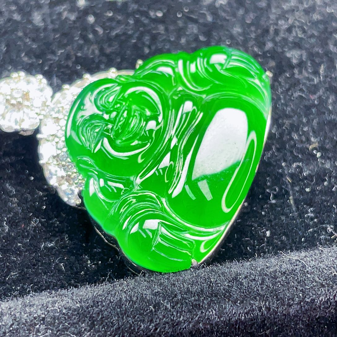 翡翠未镶嵌颈饰28，