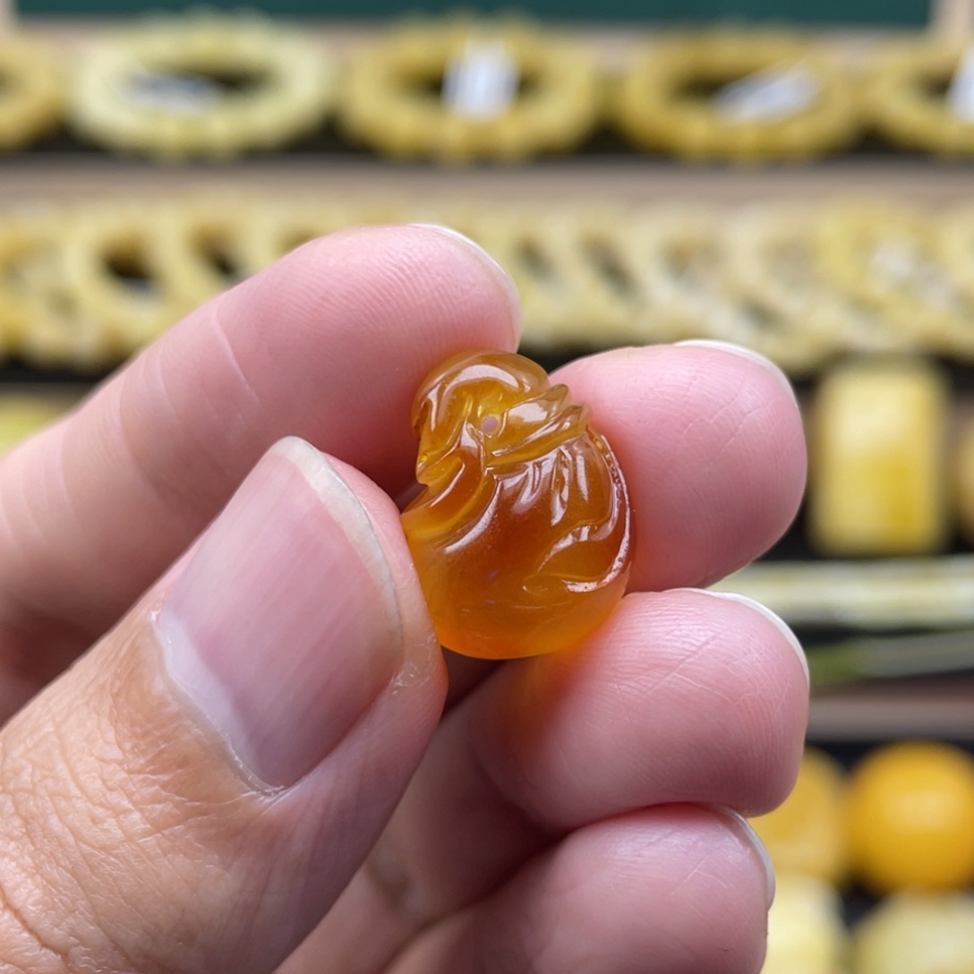 琥珀裸石未镶嵌琥珀蜜蜡