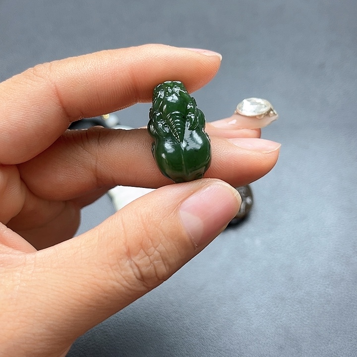 【闪购商品】颈饰未镶嵌和田玉平**福