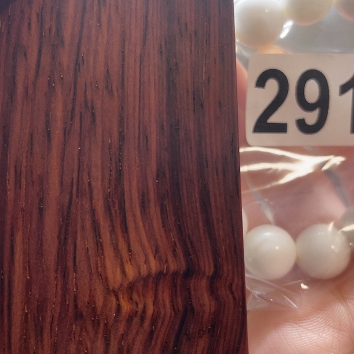 微凹黄檀（南美大红酸枝）