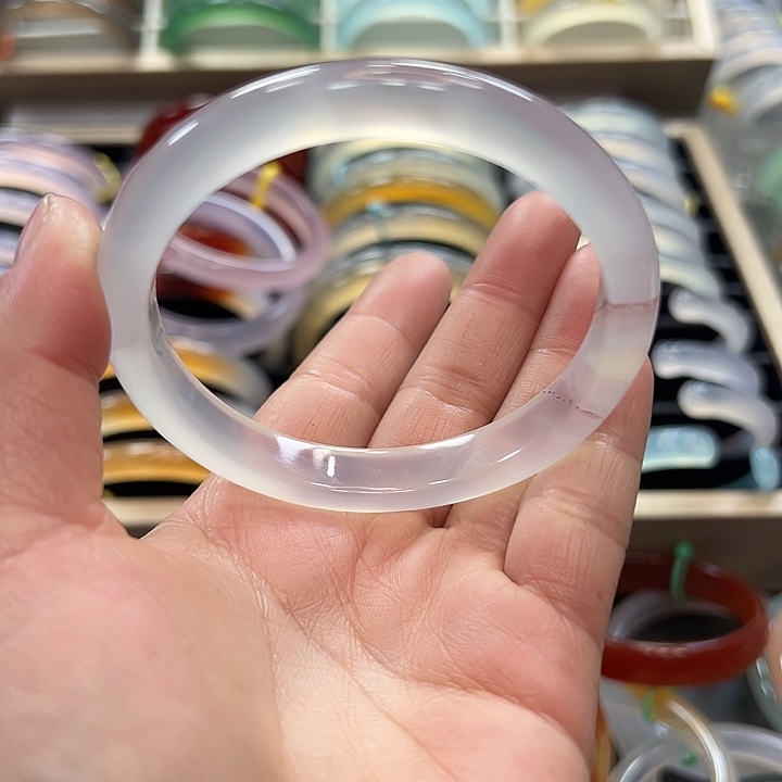 玛瑙/玉髓手镯未镶嵌