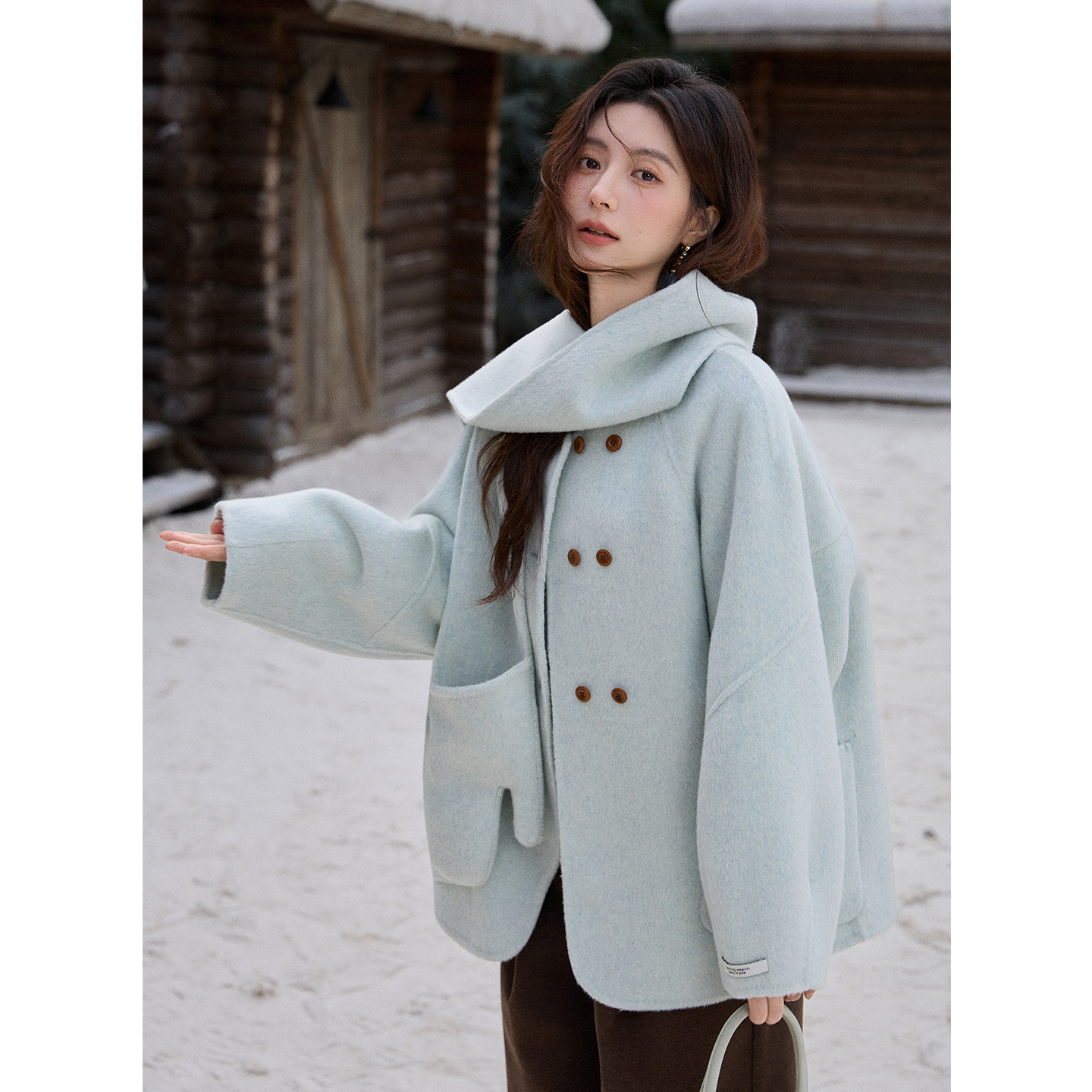 谜秀新品薄荷绿100绵羊毛双面呢外套女2025冬围巾手套二合一