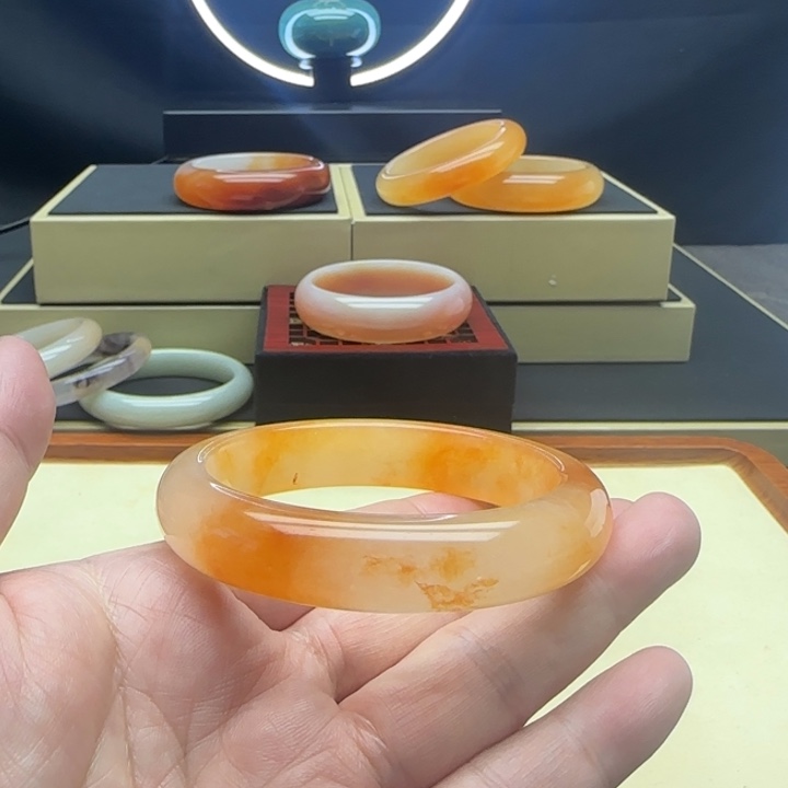 石英质玉（黄龙玉）未镶嵌手镯