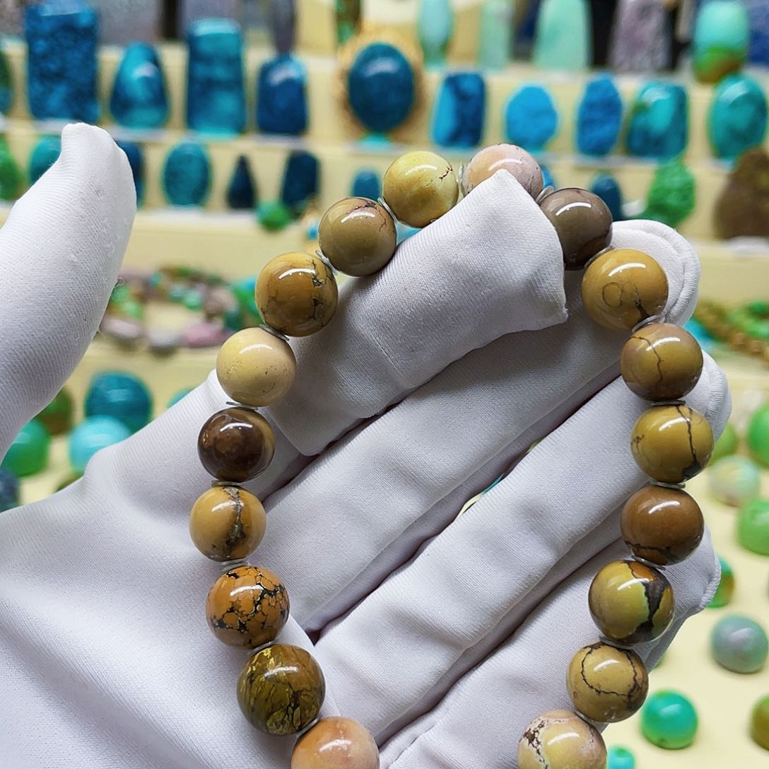 绿松石颈饰未镶嵌