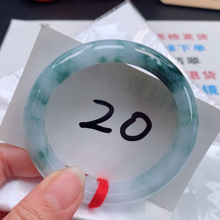 翡翠手镯未镶嵌正