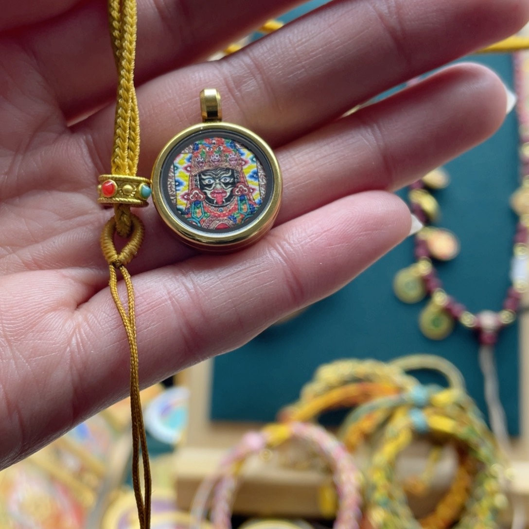 吊坠唐卡的制作方法与技巧