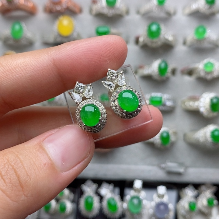 翡翠戒指未镶嵌蛋面