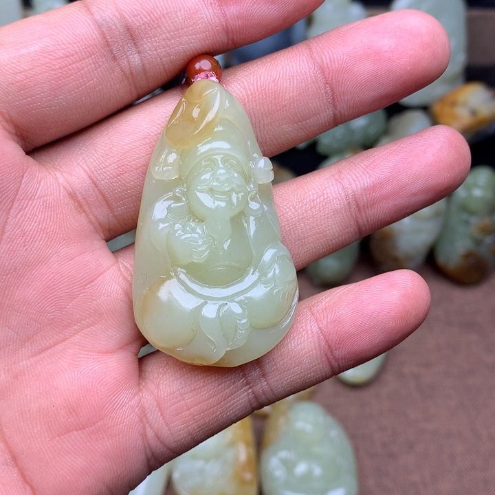 和田玉（糖玉）未镶嵌颈饰