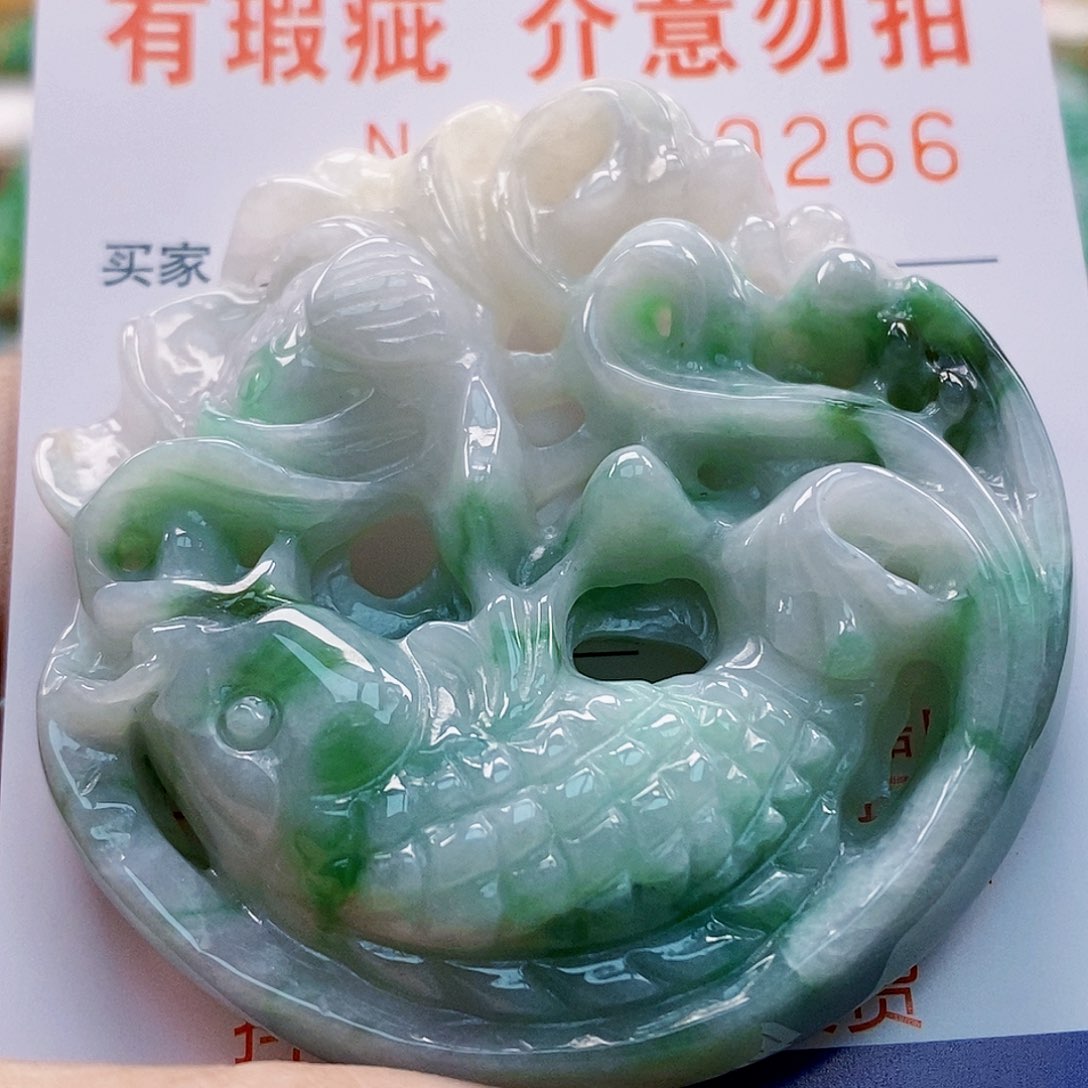 吊坠(不含链)未镶嵌翡翠