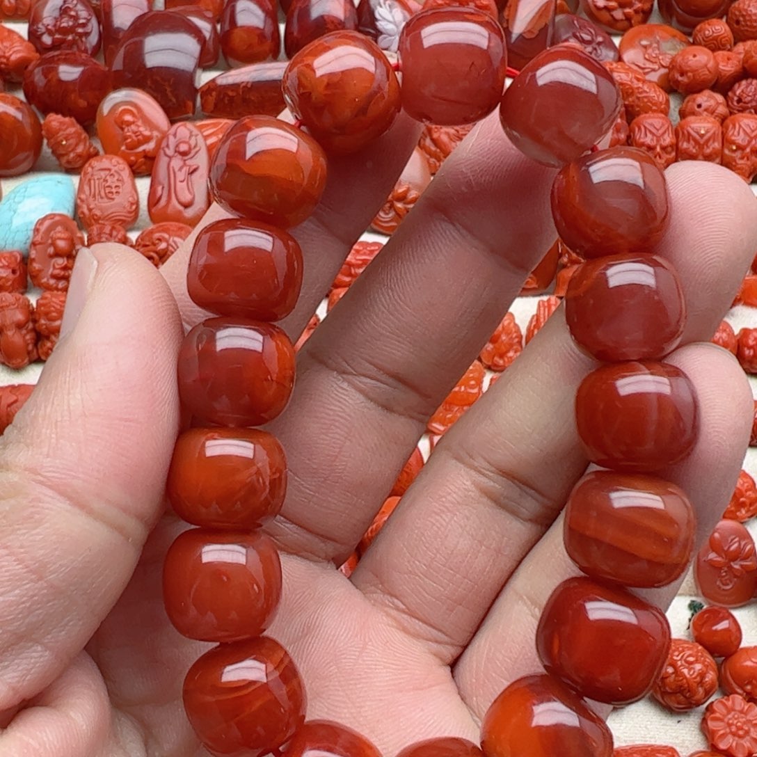 南红玛瑙配饰未镶嵌