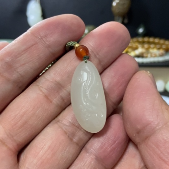 和田玉未镶嵌颈饰蛇牌