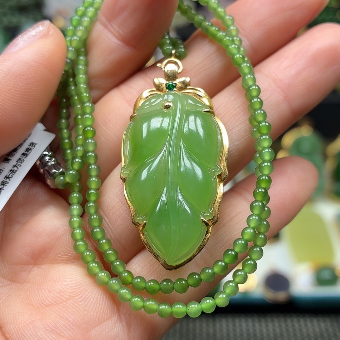 和田玉18K金镶嵌颈饰