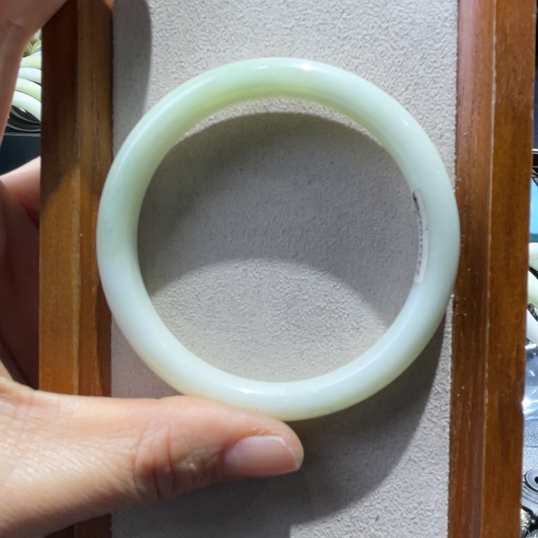 蓝田玉（蛇纹石化大理石玉）手镯未镶嵌不*！