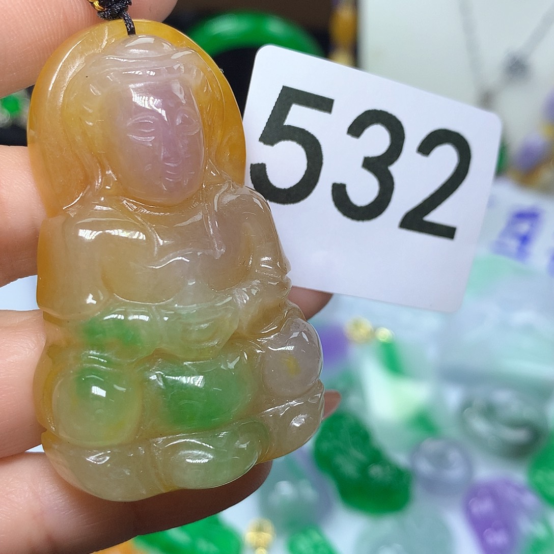 翡翠吊坠(赠链)未镶嵌