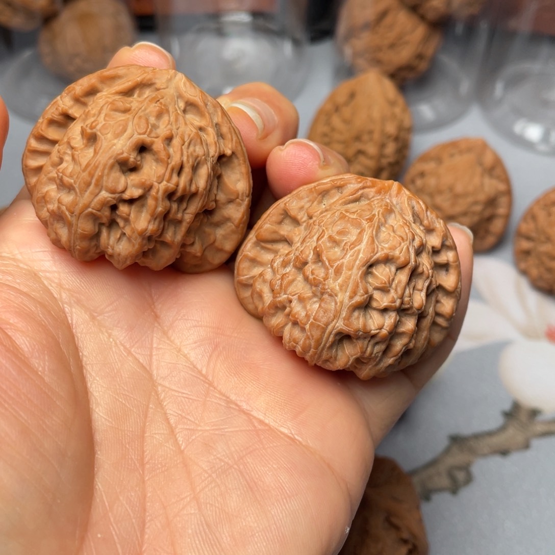 【闪购商品】文玩核桃吊坠三角白………