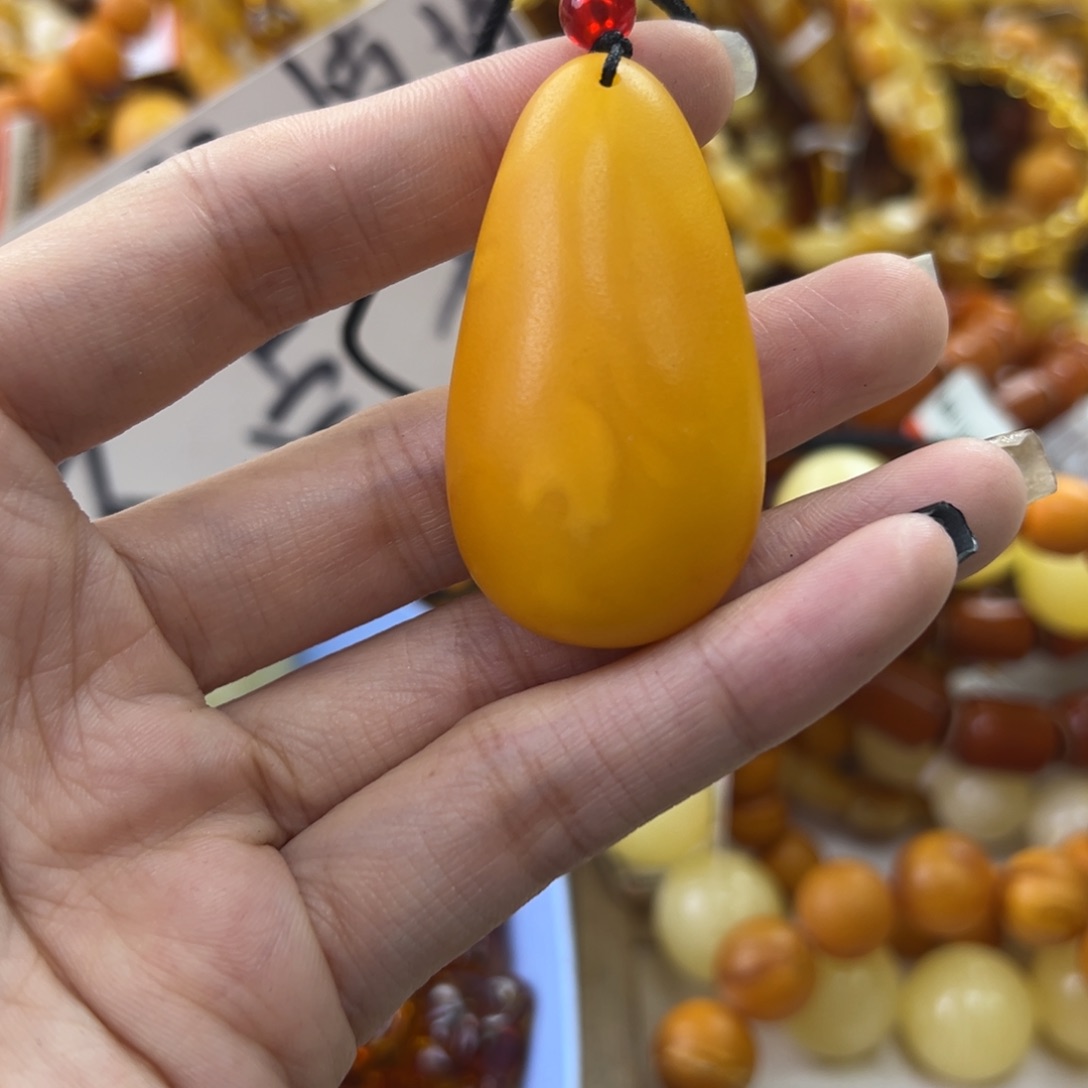 琥珀珠宝奇石未镶嵌