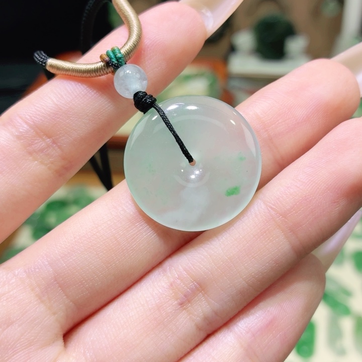 石英质玉（非洲翠）未镶嵌颈饰