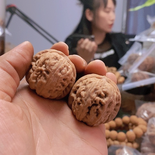 【闪购商品】把件文玩核桃40元宝尖黄