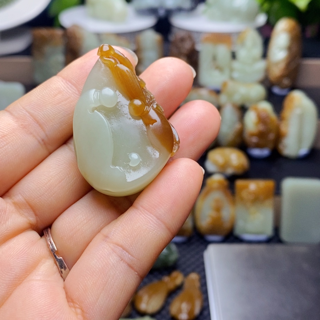 和田玉未镶嵌吊坠(不含链)