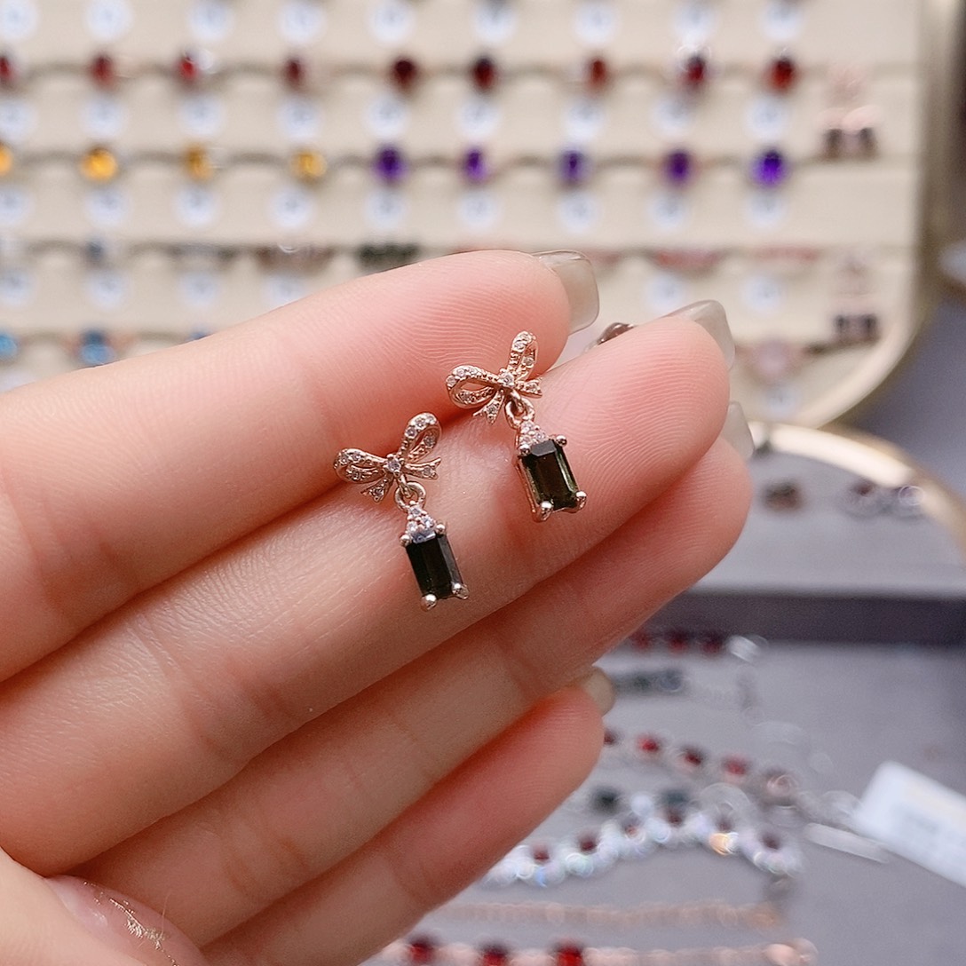 碧玺耳钉银S925镶嵌耳钉