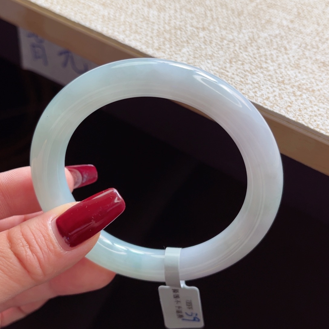 翡翠手镯未镶嵌手镯