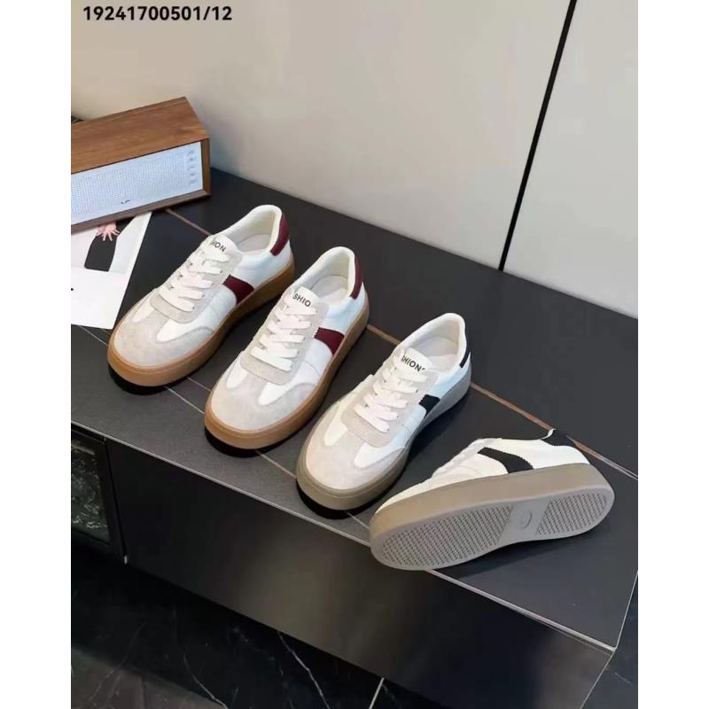 2025新款板鞋网红百搭圆头舒适休闲德迅鞋D03