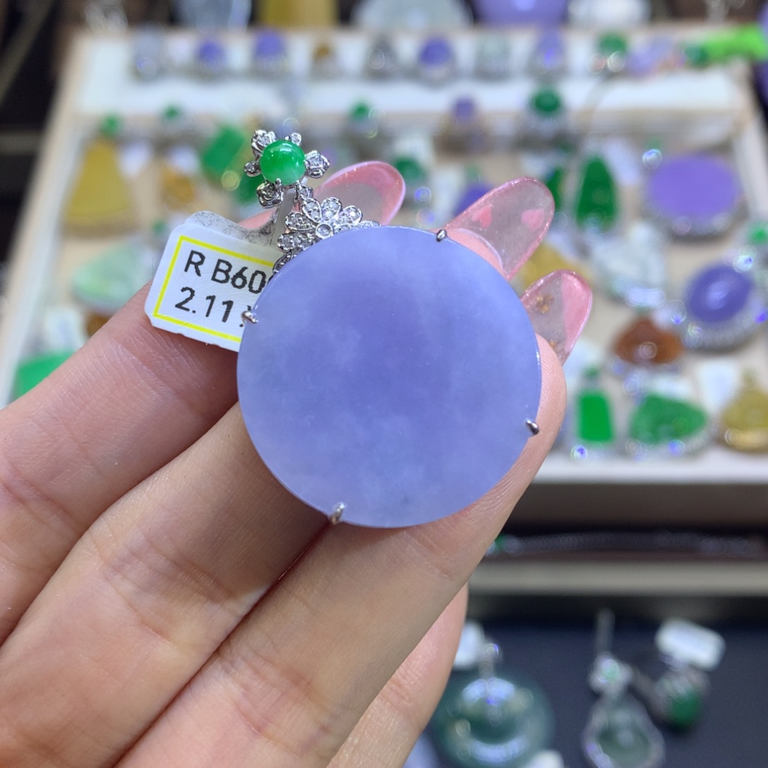 翡翠颈饰18K金镶嵌翡翠