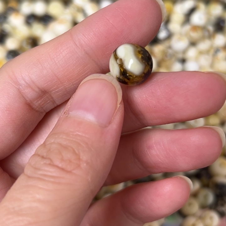 蜜蜡未镶嵌裸石11mm一个