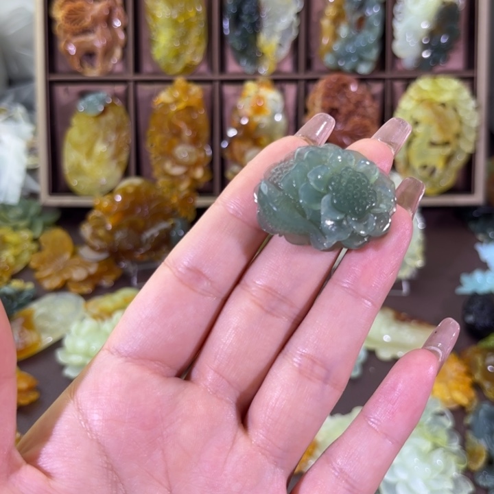 未镶嵌蛇纹石玉颈饰怡**影