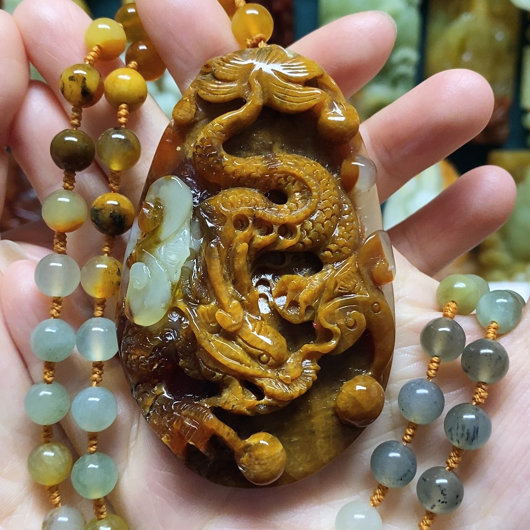 岫玉未镶嵌吊坠(赠链)