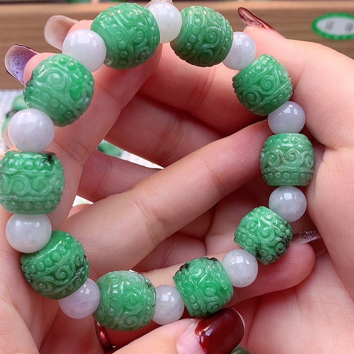 翡翠颈饰未镶嵌翡翠