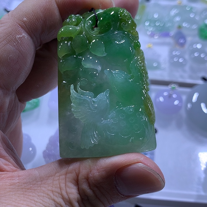 翡翠未镶嵌颈饰天然翡翠A货吊坠