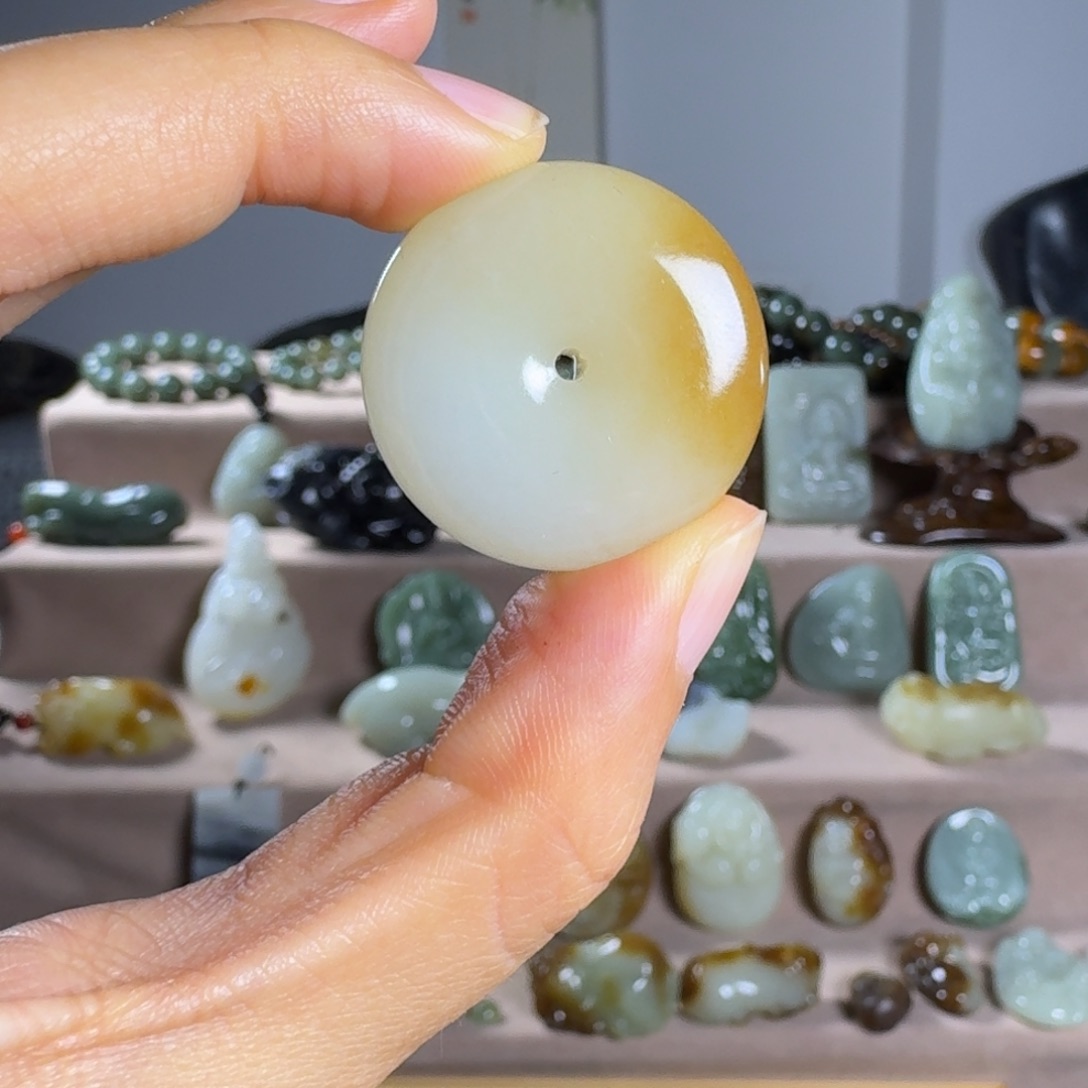 和田玉（糖玉）颈饰未镶嵌