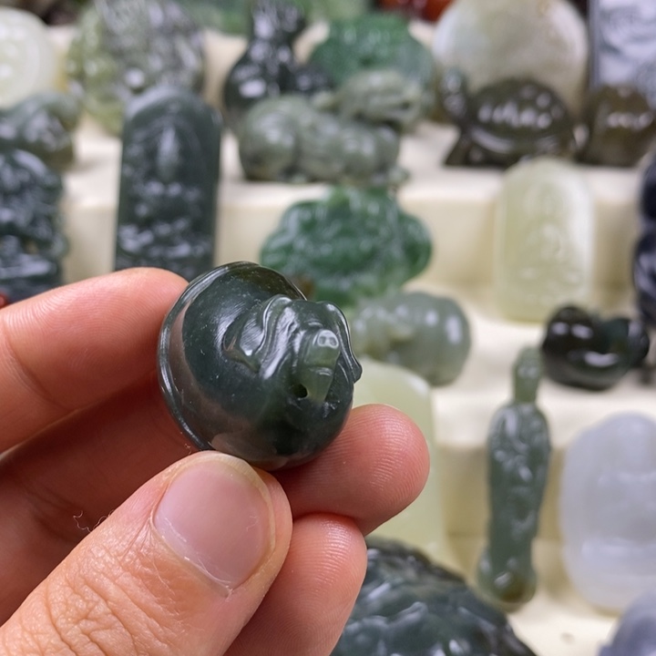 和田玉未镶嵌颈饰