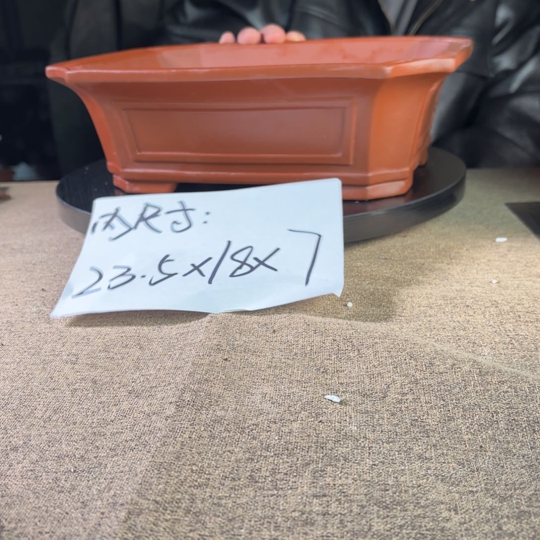 A宜兴紫砂小花盆