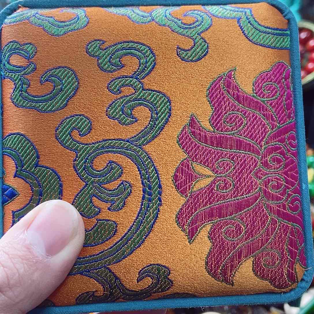 织绣摆件设计的时候也是很有创意的