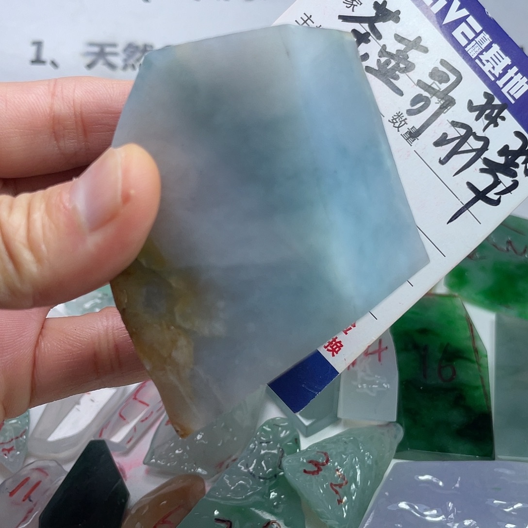 定制翡翠未镶嵌手把件大料翡翠飘花