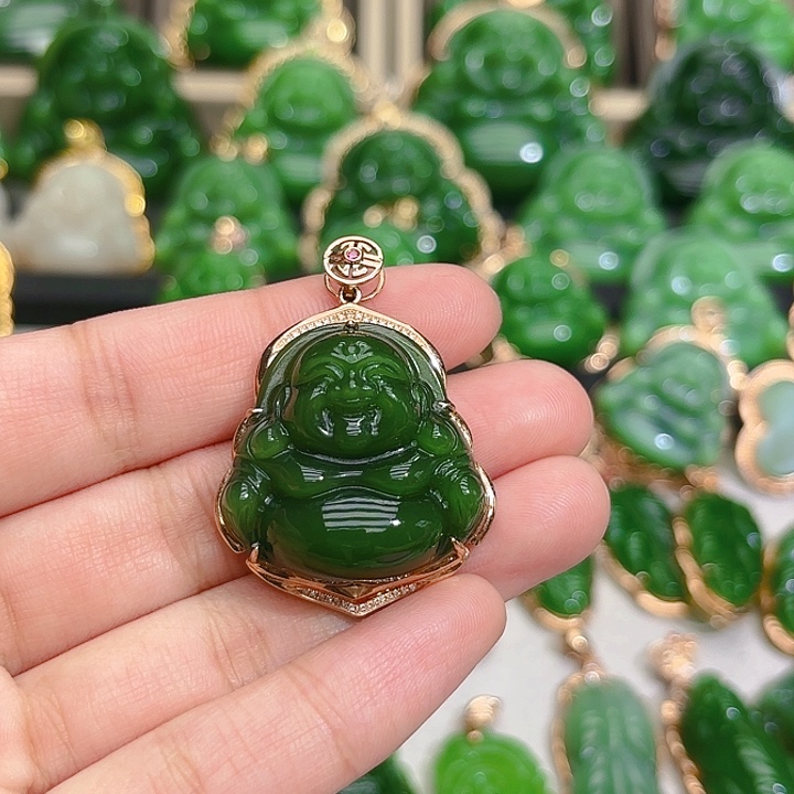 和田玉（碧玉）颈饰18K金镶嵌