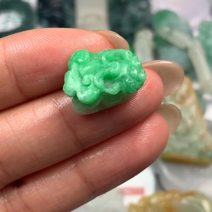 定制翡翠未镶嵌翡翠
