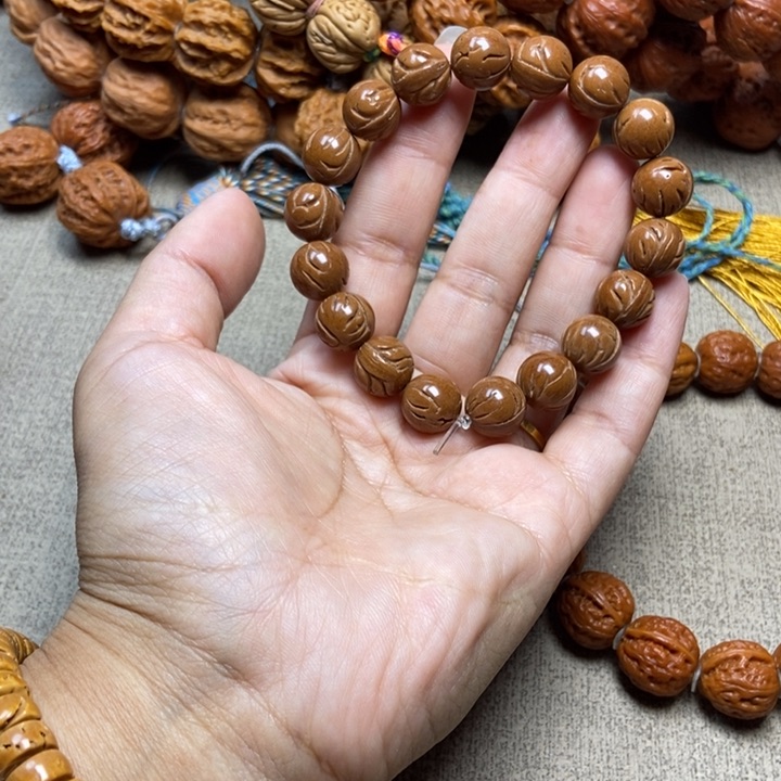 文玩核桃吊坠桃核光珠