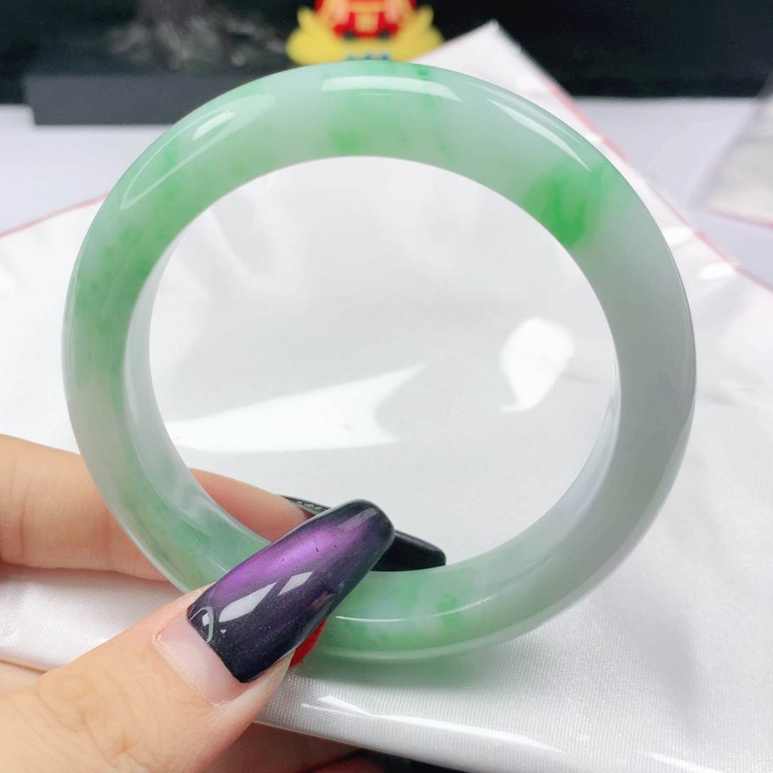 未镶嵌手镯翡翠翡翠56.0飘阳绿正圈