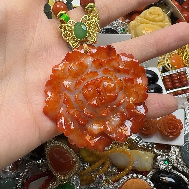 蓼***蓝翡翠未镶嵌颈饰翡翠