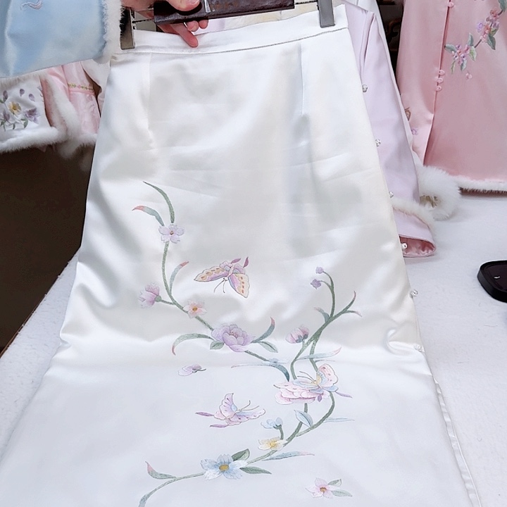 织绣真丝白色棉裙 冬款