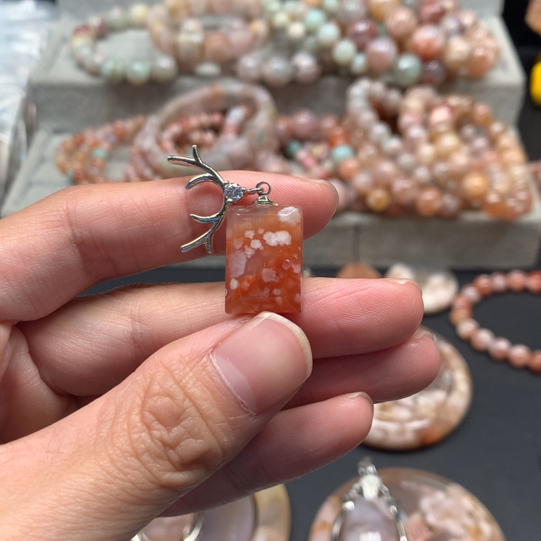 变***绘玛瑙/玉髓未镶嵌手镯