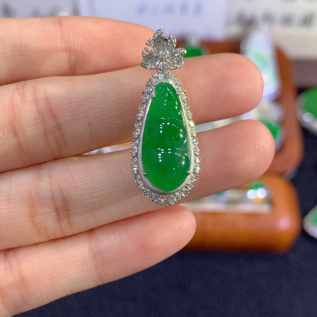 翡翠18K金镶嵌吊坠(不含链)福豆