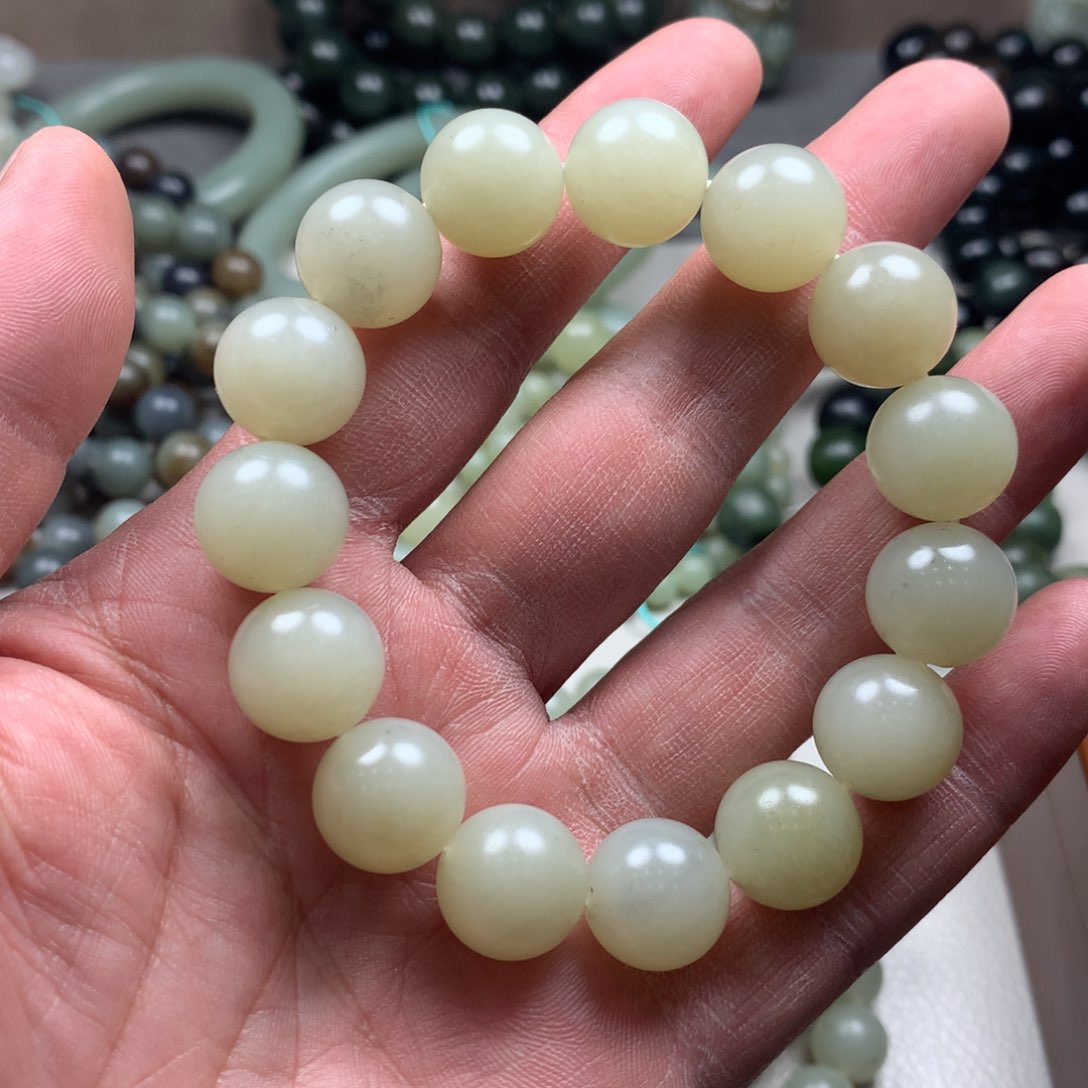 未镶嵌和田玉手链