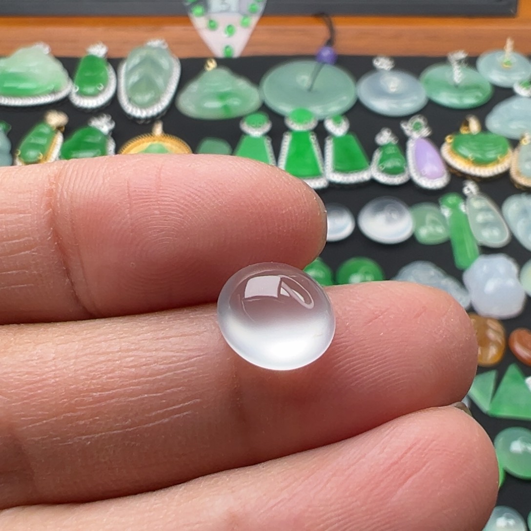 翡翠颈饰未镶嵌蛋9.6