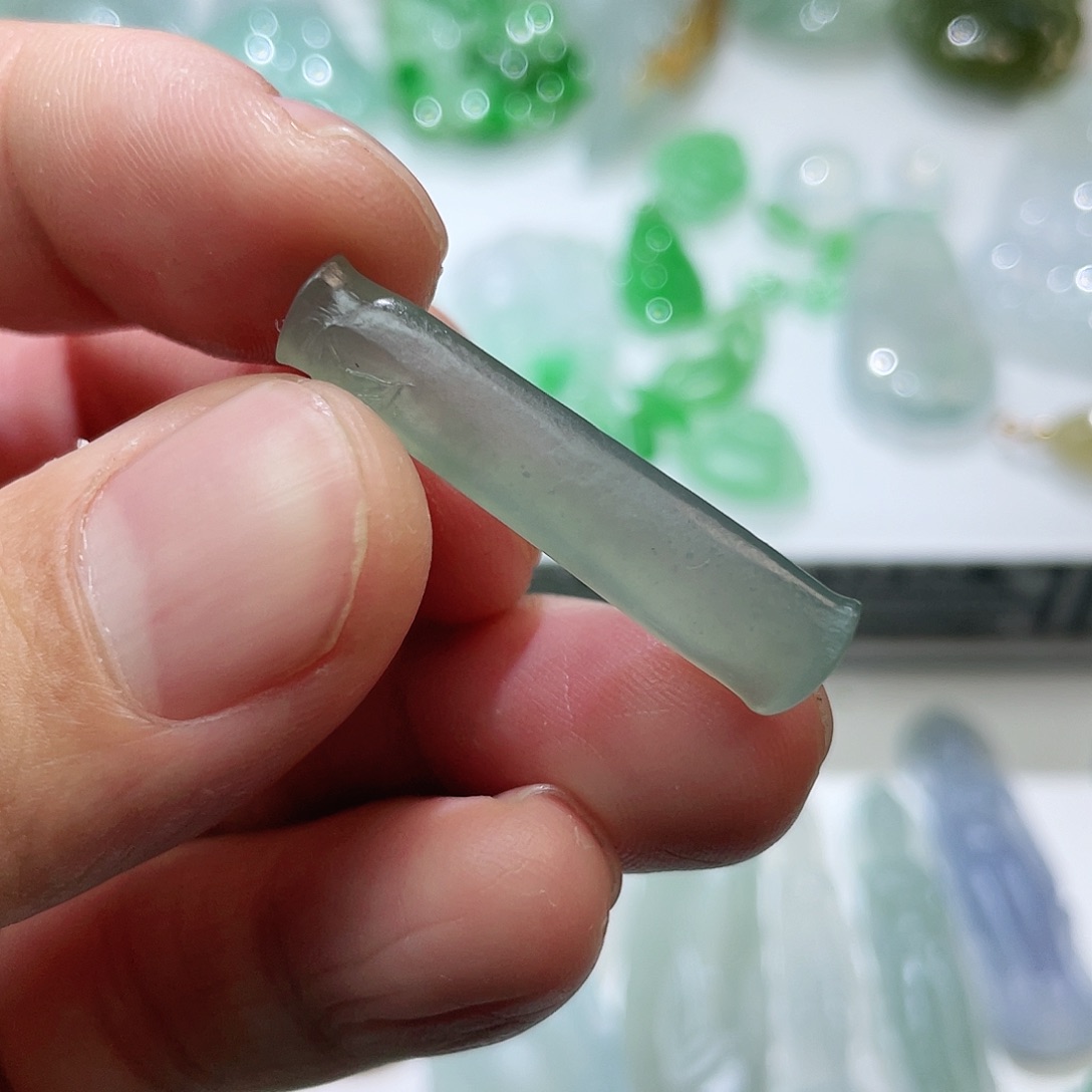 定制翡翠未镶嵌天然翡翠A货