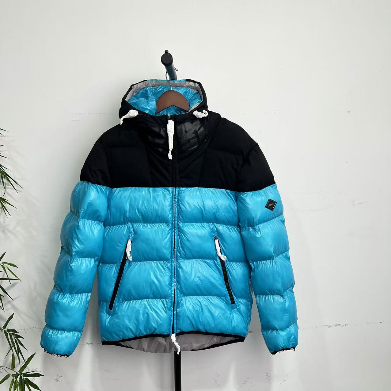 RY 意大利奢潮冬季浅蓝色拼接男士连帽棉服 121M6OW08 6OW08