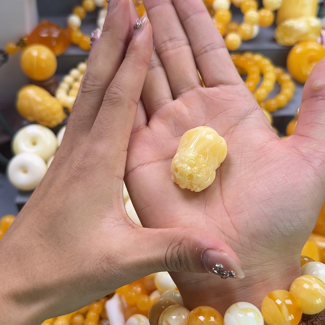 蜜蜡珠宝奇石未镶嵌貔貅